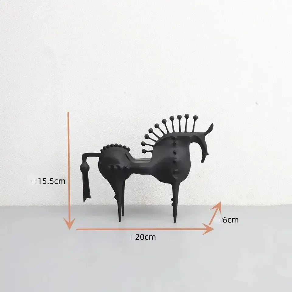 Decor Figurines Abstraction Horseradish Horse Figurine Metal Handicraft Miniatures Artificial Animal Sculpture Home Decoration