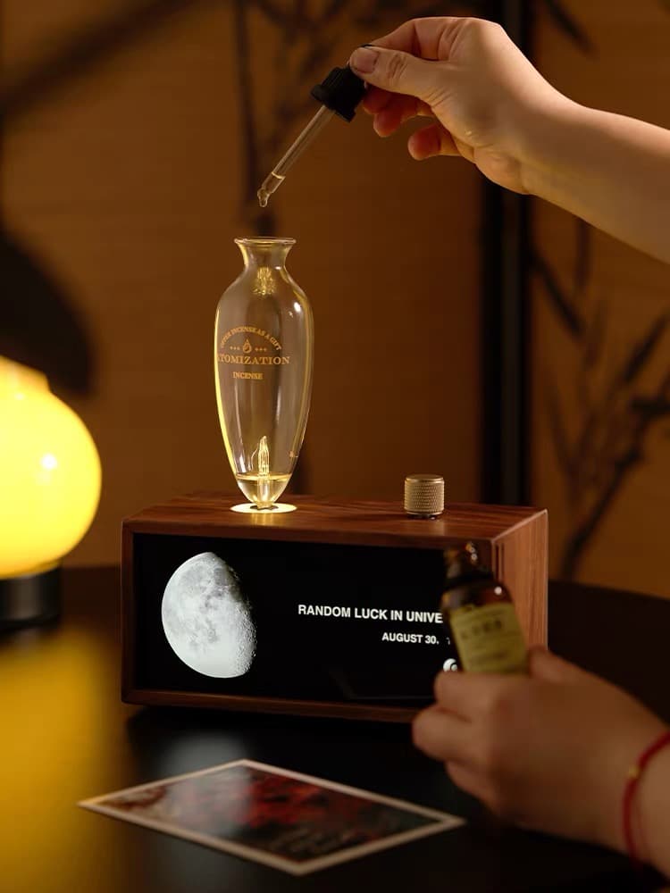 Personalized Moon Phase Aroma Diffuser — The Night That Filled the Room