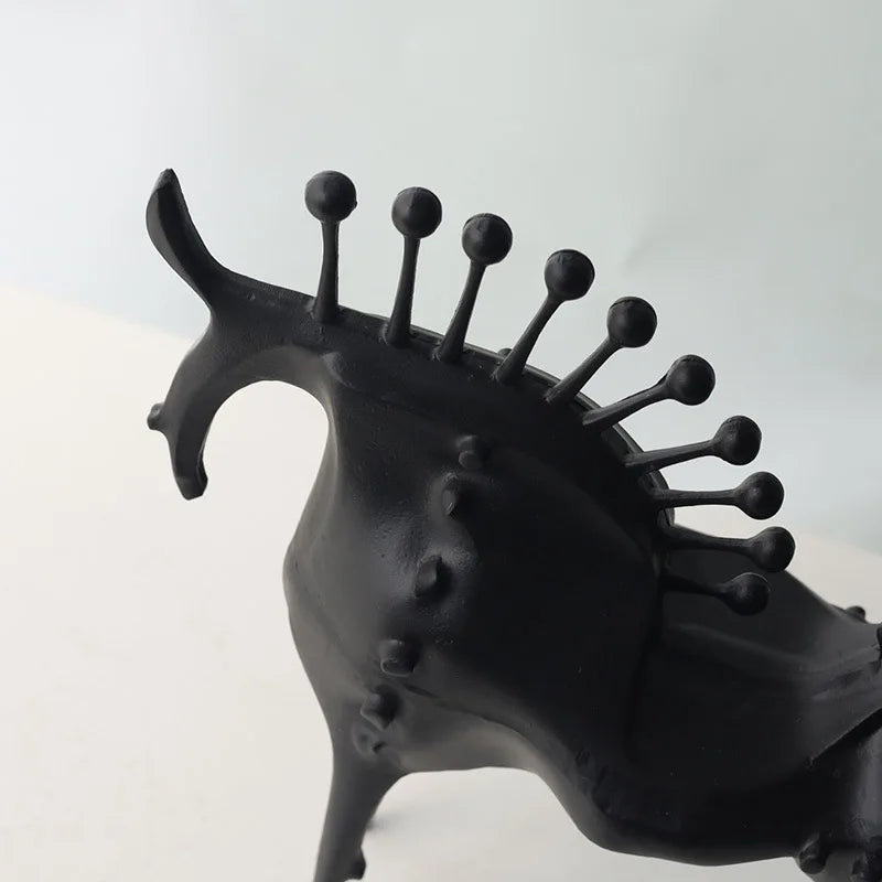 Decor Figurines Abstraction Horseradish Horse Figurine Metal Handicraft  Miniatures Artificial Animal Sculpture Home Decoration
