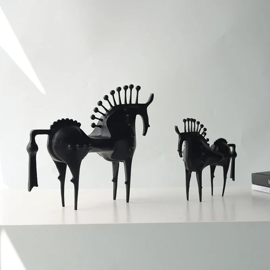 Decor Figurines Abstraction Horseradish Horse Figurine Metal Handicraft  Miniatures Artificial Animal Sculpture Home Decoration