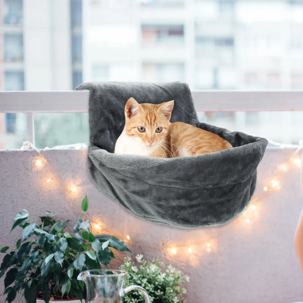 Hanging Cat Radiator Bed – Luxury Warm Fleece Hammock with Metal Frame